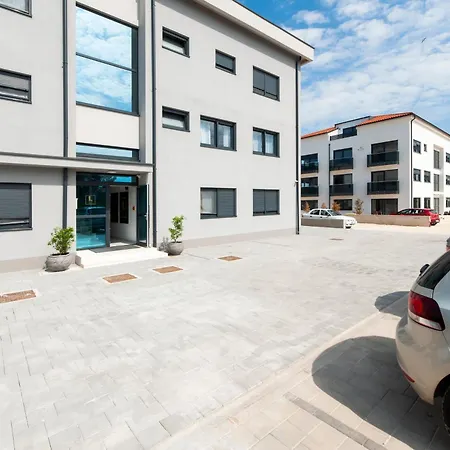 With Private Jacuzzi Garbin 1 And Garbin 2 * Ρόβινι