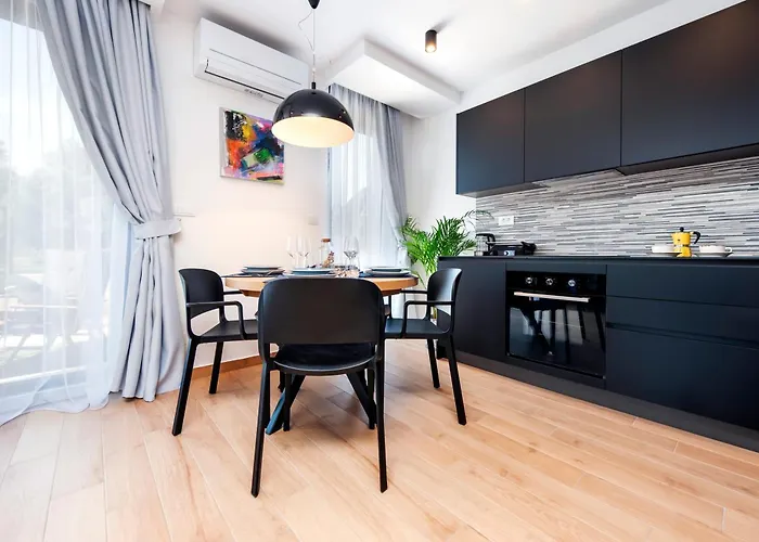 With Private Jacuzzi Garbin 1 And Garbin 2 * Ρόβινι