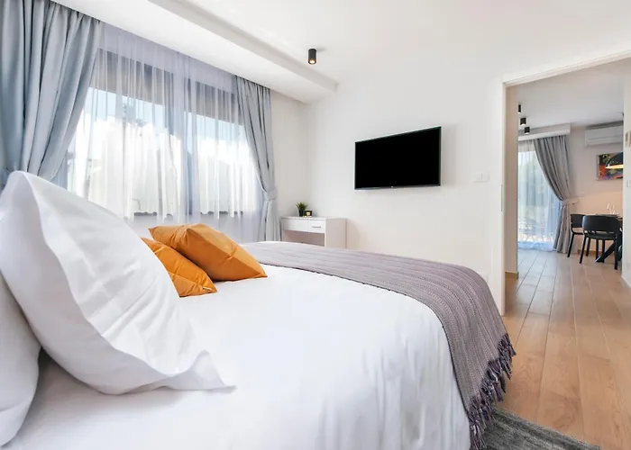 With Private Jacuzzi Garbin 1 And Garbin 2 * Ρόβινι