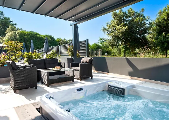 With Private Jacuzzi Garbin 1 And Garbin 2