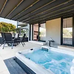Apartman With Private Jacuzzi Garbin 1 And Garbin 2