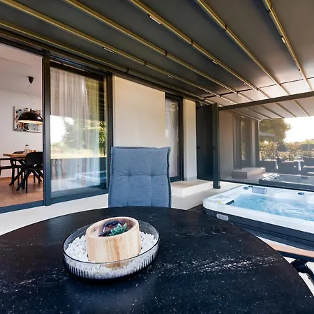 With Private Jacuzzi Garbin 1 And Garbin 2 *