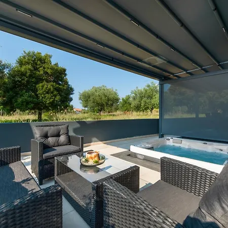 With Private Jacuzzi Garbin 1 And Garbin 2 Rovinj