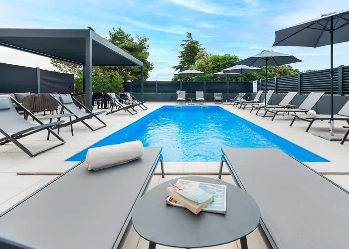 Apartment With Private Jacuzzi Garbin 1 And Garbin 2 *