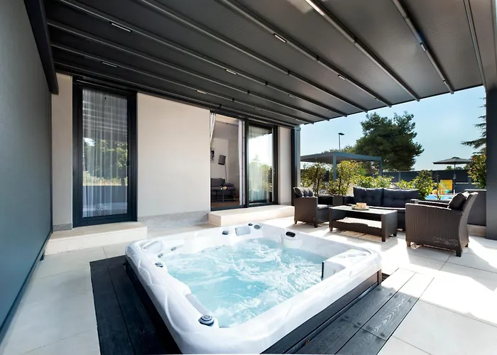 With Private Jacuzzi Garbin 1 And Garbin 2 Apartment Rovinj