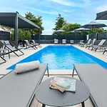 Apartment With Private Jacuzzi Garbin 1 And Garbin 2 *